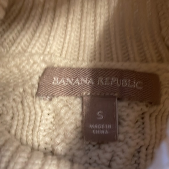 White Cable Knit Sweater from Banana Republic - Picture 4 of 6
